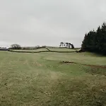 Old Sunday School - Pet Friendy, Hot Tub Hideaway *