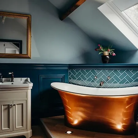 Old Sunday School - Pet Friendy, Hot Tub Hideaway * Garrigill