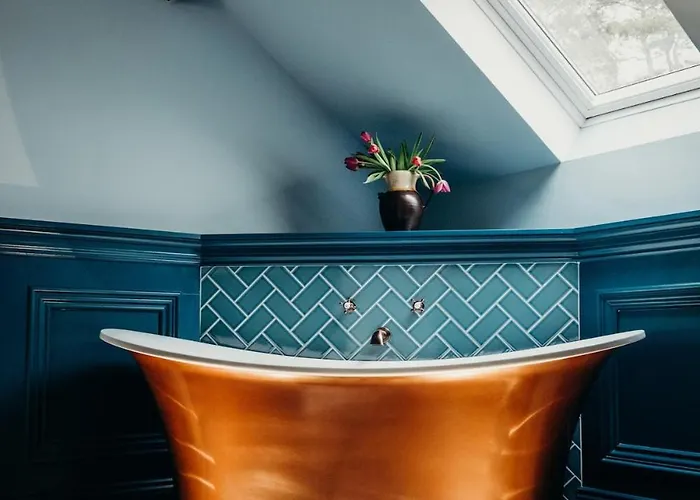 Old Sunday School - Pet Friendy, Hot Tub Hideaway *