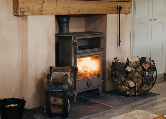 Old Sunday School - Pet Friendy, Hot Tub Hideaway Garrigill