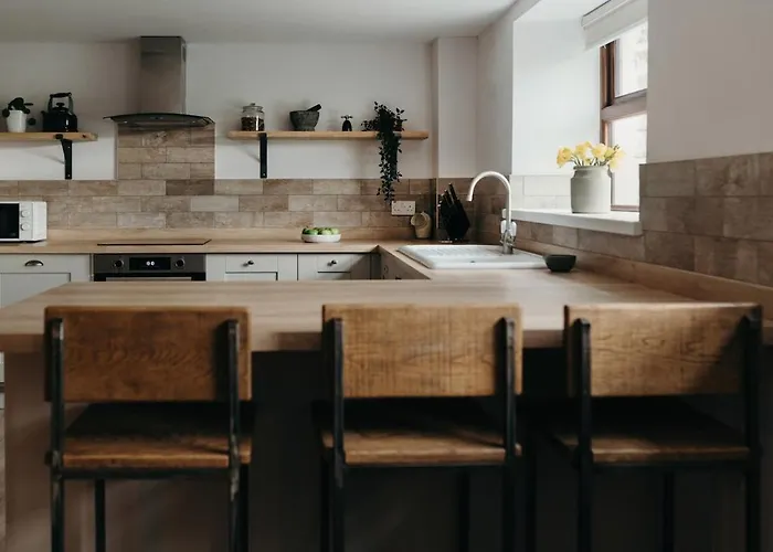 Old Sunday School - Pet Friendy, Hot Tub Hideaway *